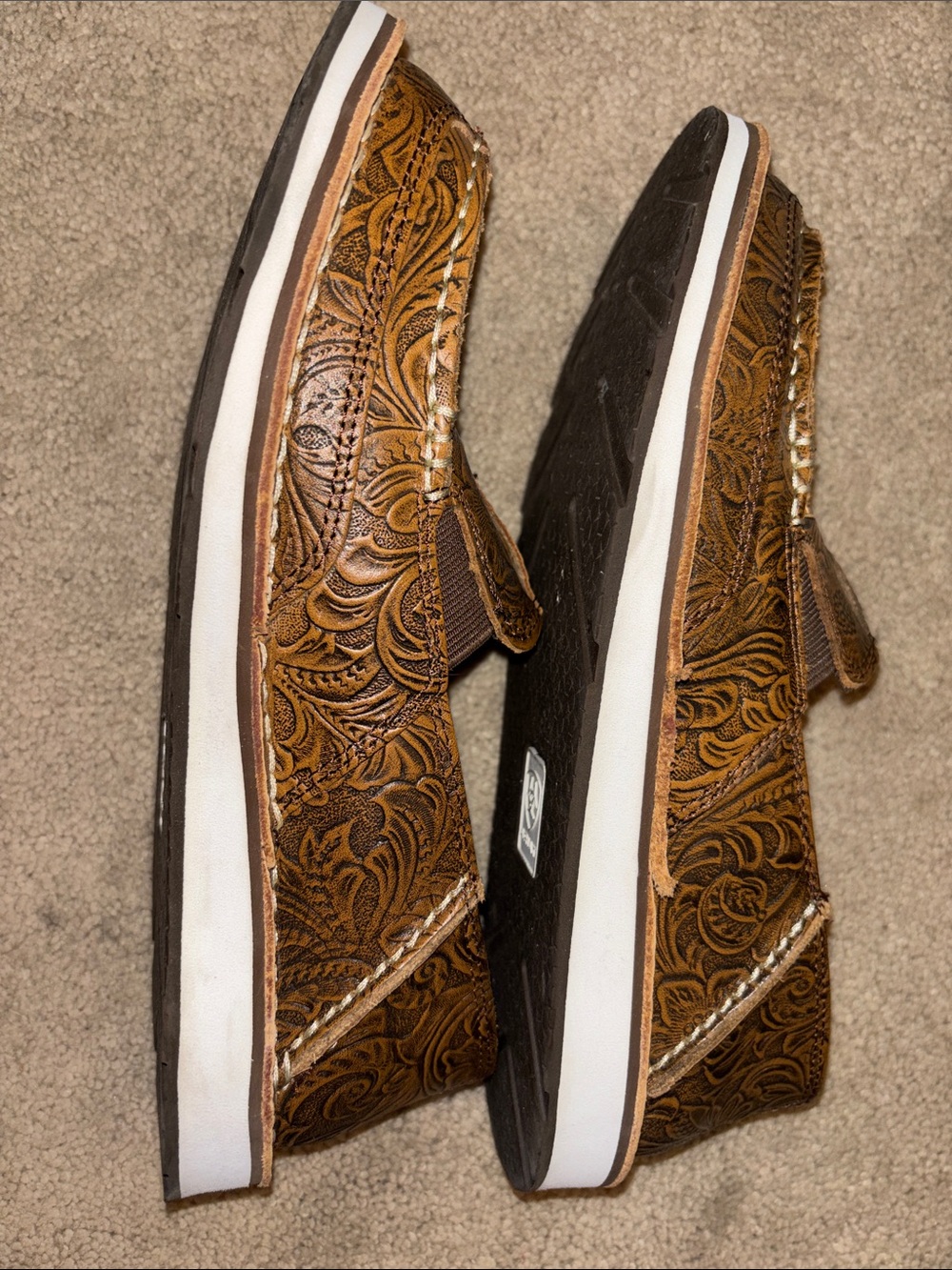 Ariat Women’s Leather Floral Tooled “Cruisers”. - Picture 7 of 9
